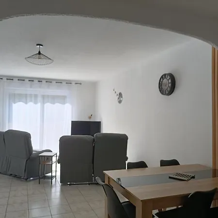 Апартаменты T3 En Rez De Jardin, Parking Privatif Пон-Сент-Эспри